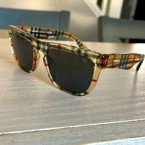 Women’s Burberry Sunglasses